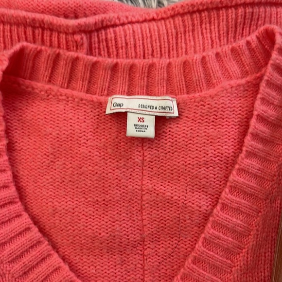 GAP V neck sweater - Picture 3 of 3